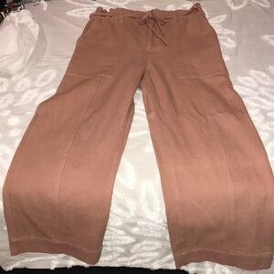 Fab’ rik paper bag colored waist pants- capri length